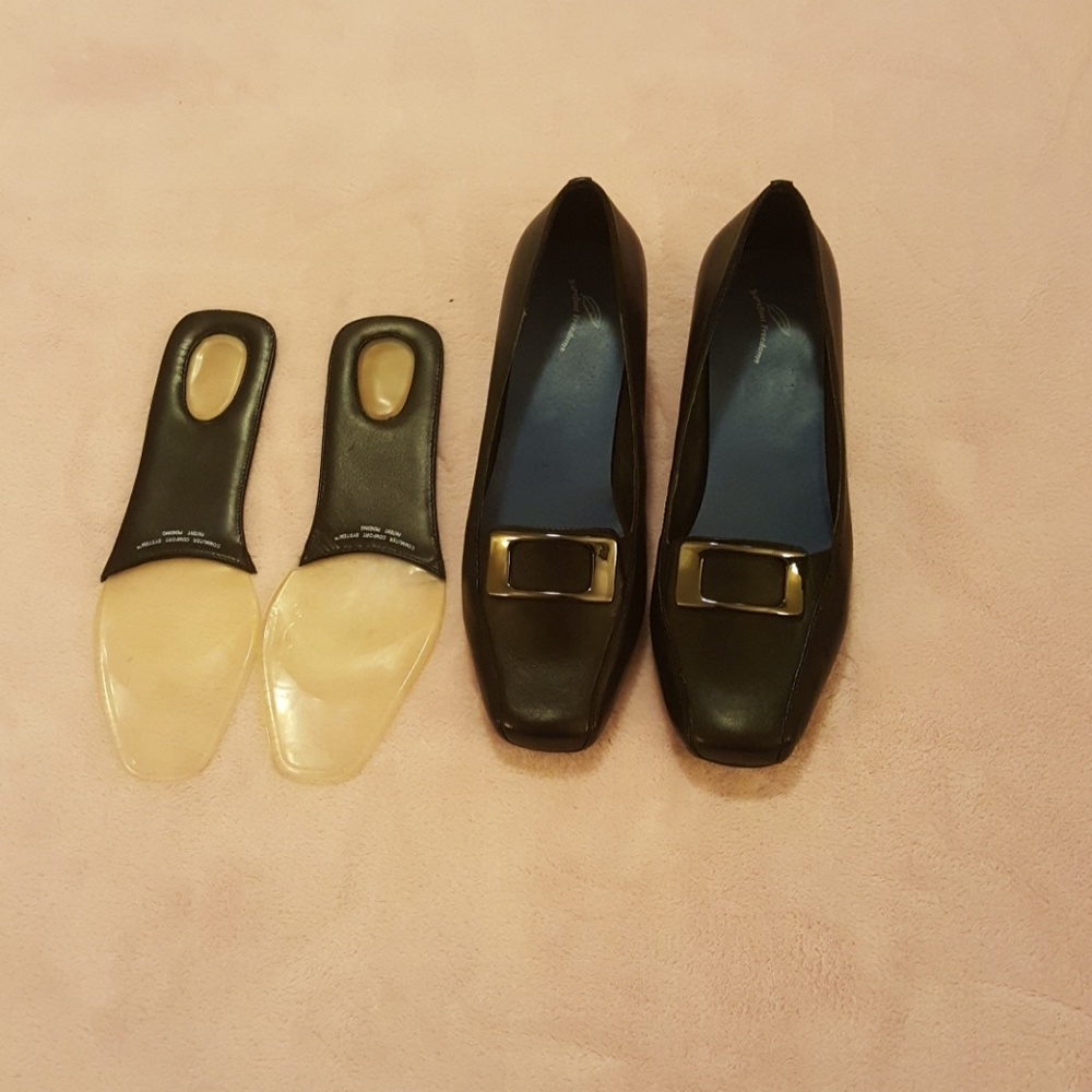 Great pumps for a walking commute never worn